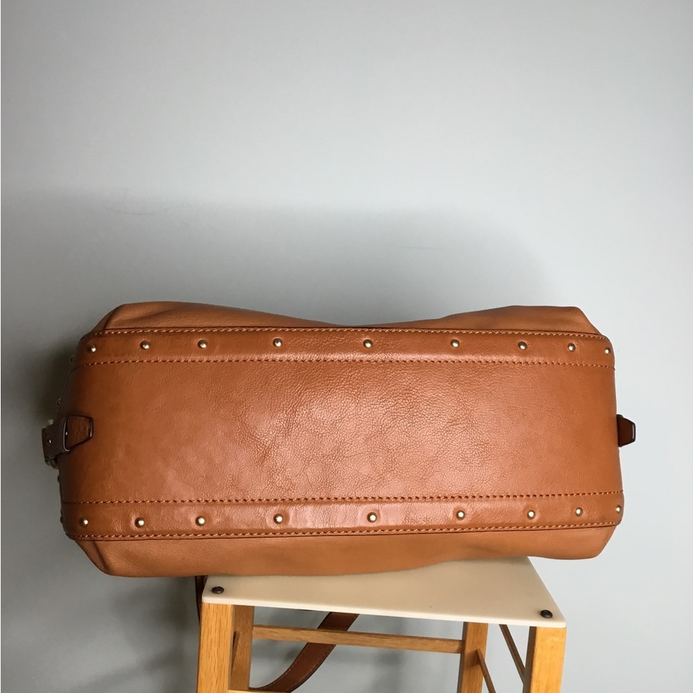 Michael Kors Brown and Gold Leather Satchel with Elegant Design - Picture 4 of 9
